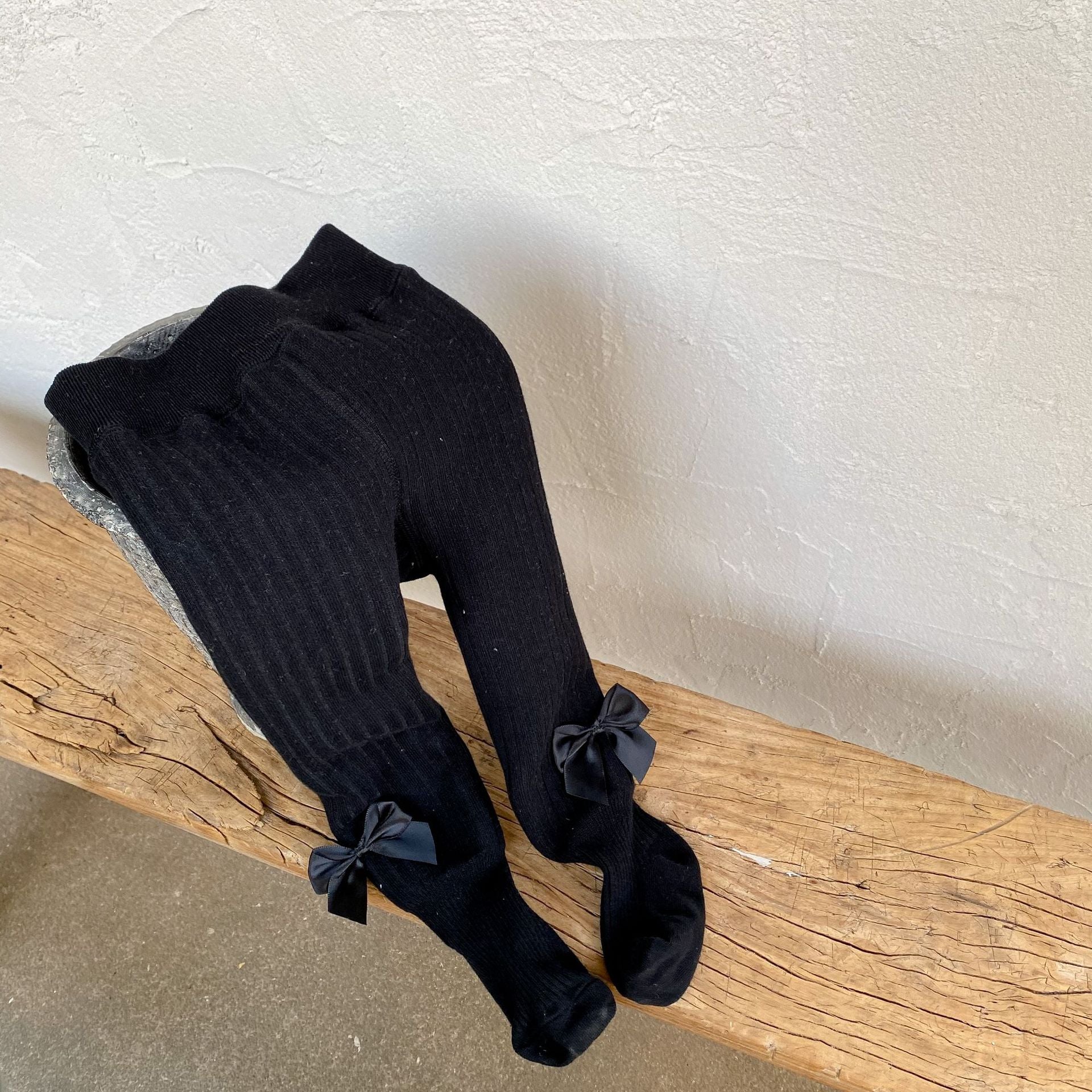 Fleece-Lined Bow Leggings